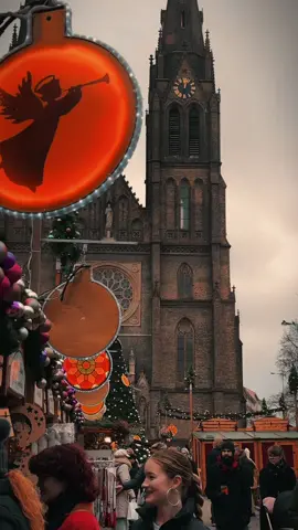 📍🇨🇿🎄 Christmas Market: Like many squares in Prague, Náměstí Míru often hosts a Christmas market during the festive season. Stalls are adorned with festive decorations, and visitors can explore a variety of traditional Czech crafts, holiday decorations, and seasonal treats. #namestimiru #christma #🕍namestimiru #czechrepublic #czechia #прага #czechrepublic🇨🇿 #praguecitytourism #praguecity #praguetrip #cesko #praha #prague 
