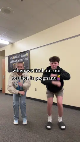 @Owen #fyp #prego #viral #school #blondmoment 