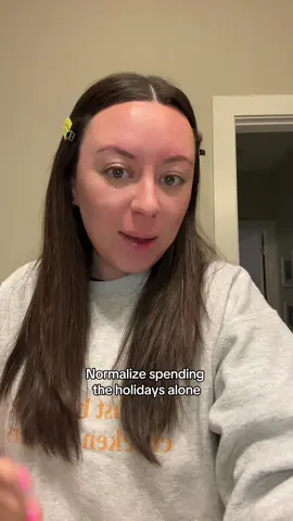 Sending love to everyone spending Thanksgiving alone ❤️‍🩹 #thanksgivingalone #holidaysalone 