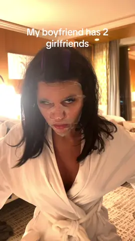 My boyfriend has 2 girlfriends #fyp 