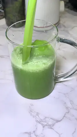 #celeryjuice #celeryjuicebenefits #fyp #foryoupage #somalitiktok #foodtiktok #tiktoksomalia #muslimgirl #greenjuice #juicerecipe #celeryjuice #glasscup 