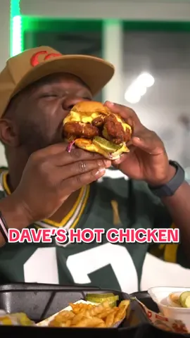 DAVE’S HOT CHICKEN #daveshotchicken #daveshotchickenreview #daveshotchickenmukbang #daveshotspicychickensandwich #asmr #mukbang #foodtiktok #viral #mukbangeatingshow #asmrvideo #delicious #fyp #messyfood #happy #bigbites #fypシ #fypシ゚viral #chicken #chickensandwich 