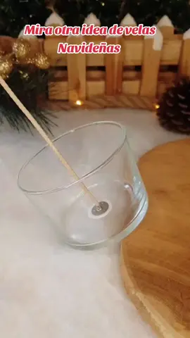 Velas Navideñas, otra idea de cómo hacer una vela para navidad. Mayormente usando la crema Chantilly de cera. Los adornos pueden ser lo que desean.😊 #velasartesanales #velasdesoja #velasnavideñas #velasaromaticas #velasdecorativas 