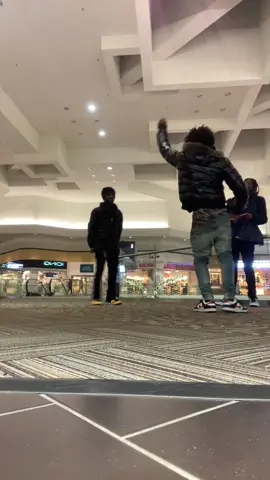 The beginning is crazy 😂😂😂#heartlesspierre #fyp #foryou #milwaukee #414milwaukee #mall 