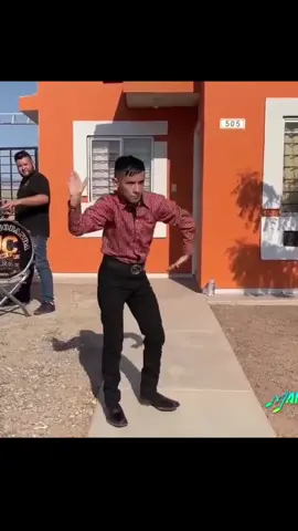 #wikijoratiki #carlitos #dancing #humor #funnyvideos #party #banda #bailandobanda 