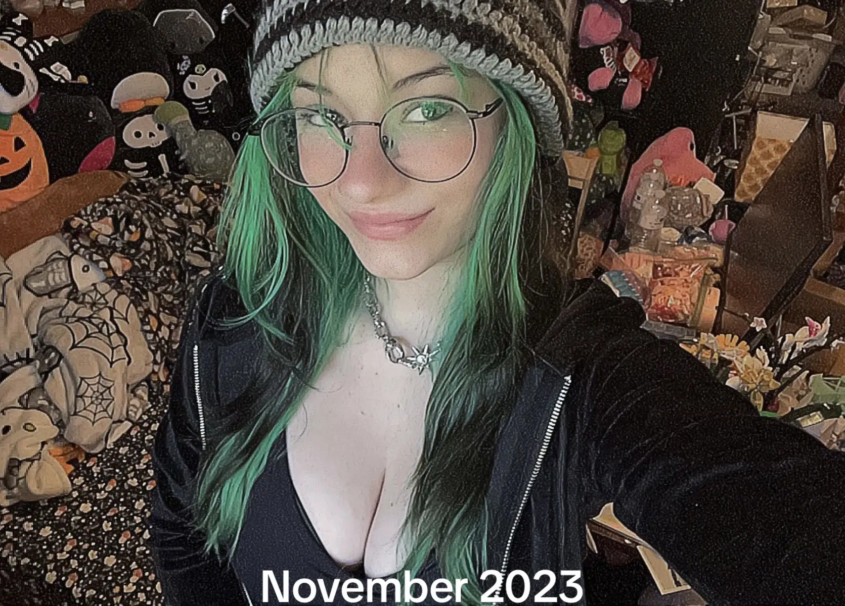 Oh life. Youve been so good to be the past year 🖤 my boyfriend has changed me so much, and for the better. 🖤 #november #pictures #yearly #2020 #2021 #2022 #2023 #growth #grown #happiness 
