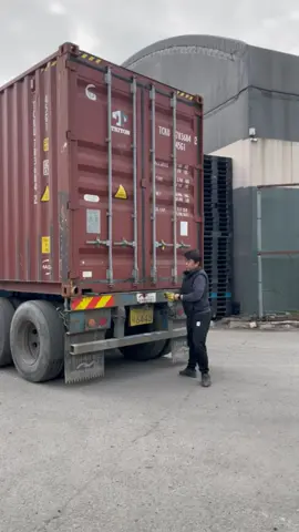 Vous pouvez vous assurer que chez Touba Fall Cargo que nos conteneurs immediatement verrouillés apres chargement et acheminés vers le port de Incheon. 🌏⚓️ Explorez l'horizon du commerce international! #Transport #maritime #commerceinternational   🌊 From port to port, At Touba Fall Cargo we always make sure that our containers are perfectly Loaded and Locked. Join us as we dive into the world of sea freight and let the tides of trade carry us to new horizons! 🌏⚓ #seafreight#GlobalTrade#CargoJourney  #trending#senegal #dakar #fyp #pourtoi #tiktoksenegal #buzzcut #dakarbuzz
