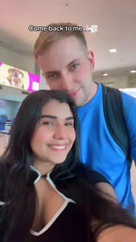 🥹🥹 hoy ha sido un dia triste 😔 #lapanameñitayelgringuito #despedidaaeropuerto #longdistancerelationship 