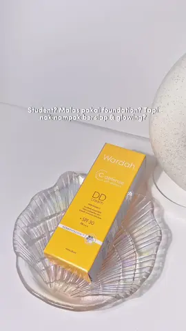 Kalau nak cepat keluar tu pakai je dd cream wardah ni, blend pakai jari pun tetap onz tau!! Harga? Ofcoz student friendly! Tak sampai 15 ringgit pun 😚 #wardah #wardahcdefense #wardahddcream #wardahbeauty #wardahcdefenseddcream #wardahofficial #fyp #sshaanini 