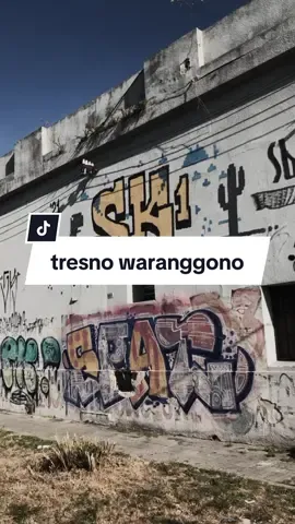 #CapCut asix💥🤚#wnzzps #overlaylyrics #bismillahfypシ #funkot #tresnowaranggono #liriklagu #templatelirik #templatecapcut #template #foryoupage 