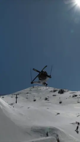 Winter is here !! But you can play all year with our bikes and skis ;) #commencal #freestyle #skis