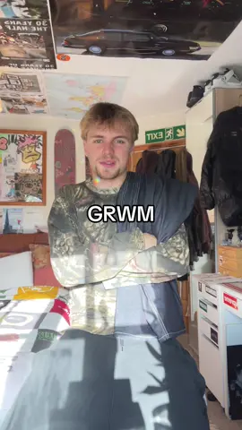 Crazy lidl fit #streetwear #streetwearinspo #OOTD #grwm #docmartens #getdressedwithme #knitsweater #baggyjeans #jeansinspo #autumnfashion 