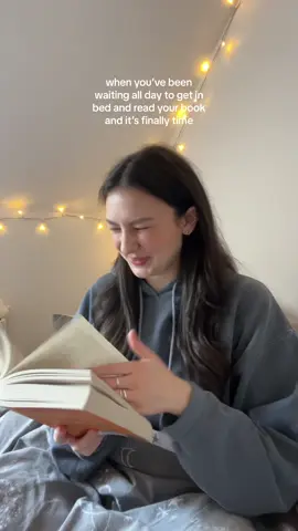 the excitement is real 😂 #BookTok #bookishtiktok #bookrecs #bookishhumor #relatablebookthings #readerthings #relatablebookishthings 