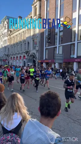 Throwback to Manchester Marathon in October, love seeing the city come together like this - incredible atmosphere 🫶🏼💕 #manchestermarathon #marathon #Running