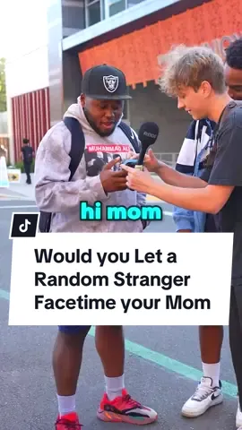 Would you let a random stranger facetime your mom? #interview #manonthestreet #streetinterview #college #publicinterview 