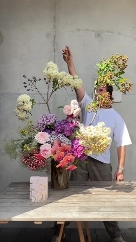 “Si” to buying flowers for your girl 🌸🌸 @armanibeauty #armanisi #ifragrance #armanibeauty #ad #florals #flowerpower #fyppp 