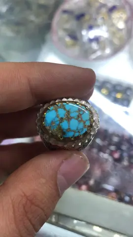 فيروز نشابوري اصلي من ارض نيشابور المباركه مع صياغه يدوي قلمزني تحفه فنيه (فقط عرض)!! #العراق #السعودية #الكويت #ايران #fyp #معرض #ماشاءالله #معرض_علي_التميمي #للبيع❤ #النجف #در_نجفي #فيروز #جمشت #طاوس #امام_علي_علیہ_سلام 