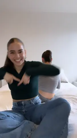 Have a beautiful Friday world 🌎! This weekend you have to try this silly trend with your sister, your cousin or your bestie!!! We had so much fun together my sister and I trying this ❤️❤️❤️ But it looks easier than it is 🤣 hope you didn’t have your coffee yet🤣 Just to make you smile this morning!  We are @ophelie_begin & @annflo_begin sisters and dancers from Canada 🇨🇦 Join our IG community for your dose of fun dance and good vibes 😎  #dancevideo #goodvibes #funtrend #beginsistersofficial #quebec #dance #dancerlife #funvideo #funteels #funnyvideos