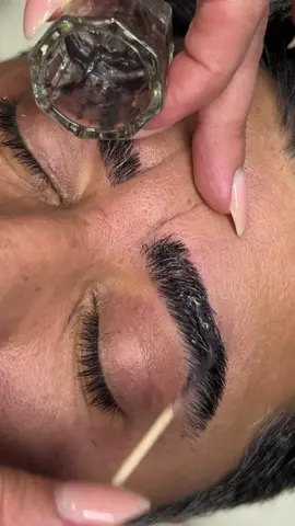 Beyazları boyadık 😎 #kaştasarım #kaştasarımmerkezi #kaşlaminasyon #ölçülükaşalımı #erkekciltbakımı #erkekgüzelliksalonu #beylikdüzü #kadınkaştasarım #kaşbakımı #kaşşekillendirme #beautyman #kaşşekillendirici #bakımrutini #erkekkaştasarımı #kaşboyama #kaşkesimi #kişiselbakım 