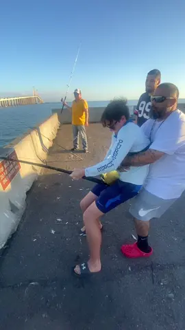 Massive Fish Almost Pulls Fisherman Off Pier?!? 😱 @Run For The Reels  #thefishermeng #shark ##tarpon #thefishermeng #thefishermeng #fishing #southshore #bunker #shark #sharkfishing #beachlife #sunrise #youtube #youtuber #fishingyoutube #snookcatching #largemouthbass #carp #carpfishing #nyfishing #nyfishingcharters #florida #floridashark #floridasharkfishing #bullshark #avet #bigsharks #lbsf #nysharkfishing #nysharks #nysharks #bigsharks #fishingtiktoks #fishtok 