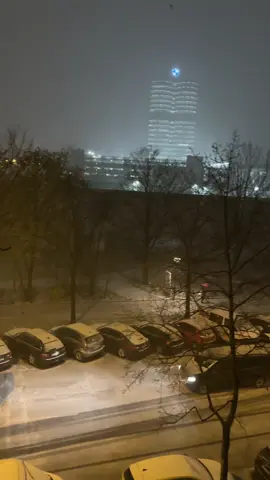 Snow in Munich  #snow #schnee #münchen #bmw #munich #الثلج #ميونخ 