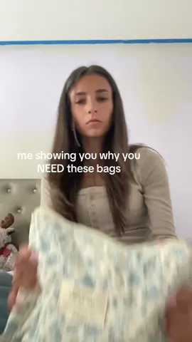 the best gift for ANY girl…they’re soooo big😛 #makeupbags #perfectmakeupbag 