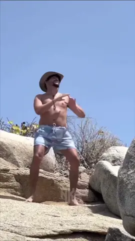 Bad bailando bailando punta🇭🇳😂 #esandersonkc #honduras #lah #badbunnypr #puntacatracha #benito #badbunny 