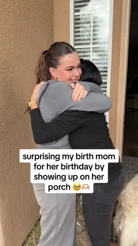 I just flew to Arizona to surprise my birth mom for her birthday, she has no idea I’m about to show up on her doorstep… 🫶🏼🥹 #adoption #adoptionstory #birthmom #birthmomstrong #adoptionjourney #adoptioncheck #adoptionrocks #adoptionstories #birthmomsoftiktok #birthmomstories #birthmomreunion 