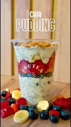 Nutritivo, delicioso y refrescante.😋 Preparados a base de nuestro yogurt griego artesanal el cual nos aporta fibra, omega 3, antioxidantes y harto poder para reforzar la salud. 💪🏻 Pruébalos en estos 3 sabores. 🤩 #fruteaperu #chiapudding #trujilloperu 