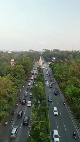See u Pontianak, semoga bisa bertemu lagi di tahun-tahun mendatang 🚦 📌 Tugu Digulis Pontianak #last #fyp #fypシ  #pontianak #fypシ゚viral  #kotapontianak  #pontianakinformasi  #amazingpontianak #pontianakinfomedia 