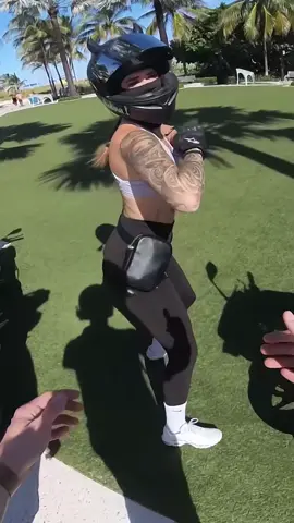 Chalina ist einfach anders Crazy ❤️ #davidbost #motorrad #gehtsteil 