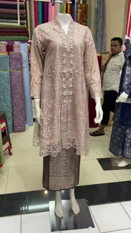 Nude terfavorite 😍😍😍 #kebayamodern #kebayapesta #kebayawisuda 