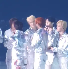 yuta fixing taeyong's collar #taeyong #yuta #中本悠太 #yutanakamoto #nakamotoyuta #theunitynct127 #nct127theunity #nct #nct127 #fyp #fypシ 