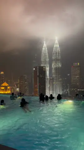 📍Kuala lumpur 🫶🇲🇾 #kualalumpurmalaysia#malaysia#travel#foryou#pourtoi#fyp#viraltiktok#platiniumsuiteskl 