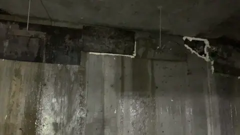 Bơm foam xử lý chống thấm ngược cho tầng hầm.