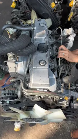 Pajero 4M40 အင်္ဂျင် 💯 ကားကျအသန့်လေးရမယ်ဗျာ .. 📱00:786800012 #mistubishi #4m40 #engine #busicness #SMB #jeepkolay #09786800012 