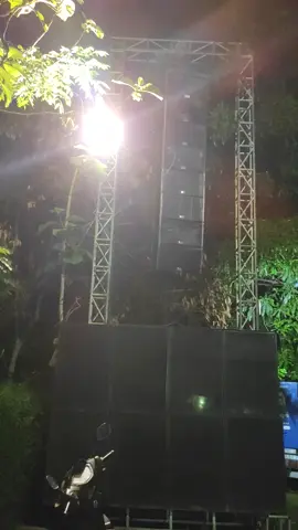 ngrekam ngasi ra kuat speaker HPKu 😁😃 Margo Mulyo Sound System Karangpandan #soundsystem #soundsystemindonesia #soundhajatan #ceksound #margomulyosoundsystem 