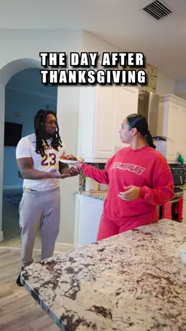 Thanksgiving food be lasting for days 😭🦃🍽 #thanksgiving #food #leftovers #relatable #reality #couplecomedy