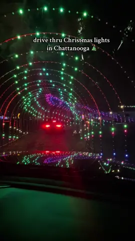 Such a fun Saturday night here at NoogaLights!  #chattanooga #tennessee #christmas #christiantiktok #christmastok #tennesseetok #chattanoogatennessee #christmaslights #goingtoseechristmaslights #fy #fyp #foryou #foryoupage #family #familynight #familychristmas #drivethru #travel #roadtrip #nooga #noogalights #elf #santa #santaclaus #soddydaisy 