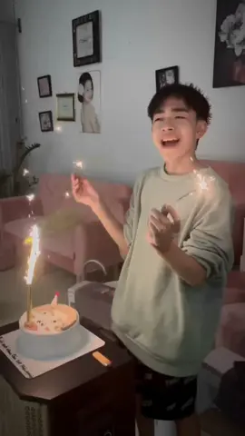 Ghế cô sinh nhật :))) cười ntn ai dám độ đâyy 🤣 #đạo_mẫu ##tâmlinh #xh #tâmlinh #xh #tamlinh #tínngưỡngthờmẫu #xuhuong #cochingieng #hầu_đồng #tín_ngưỡng_thờ_mẫu #tinnguongthomauvietnam #handuyendat #tiktok #yfp #tiktok 