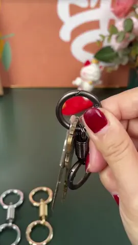 Easier to remove and install keys #keychain #keys #householditems #goodthing #convenient #lifehacks #goodstaff #tiktokmademebuyit #foryou #fyp 