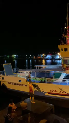 KMP DHARMA RUCITRA #hanyakulikapal #hanyakulikapal⛓️🌍🚢 #banyuwangi #ketapangbanyuwangi #pelautindonesia #pelautindonesiatiktok #roroferryshipspottingindonesia #roroferryshippingindonesia #roroferryshipnusantara #selatbali #pelabuhanketapangbanyuwangi #storydikapal 