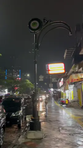 Menatap Indahnyaa Depok malam hari🌺