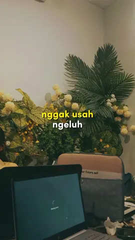 bersyukur dong ngeluh mulu jadi orang #CapCut #besoksenin #katakata #storywa #seninlagi🗿 #keluhkesah #senin #bersyukurlah #besokkerja 
