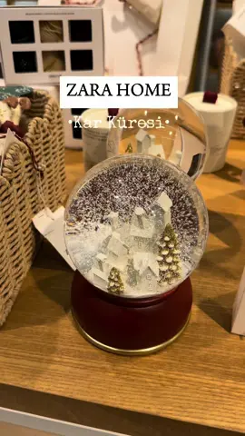Zara home kar küresi  ❄️✨♥️ . . . . . . . . . . . . . . . . . . . . . . . . . . . . . . #zara #zar #zarahome #kar #karküresi #yılbaşı🎄🎉 #yılbaşıhazırlığı #noelbaba #yeniyılda #keşfet #keşfetbeniöneçıkar #fyp #keşfetteyizzz 