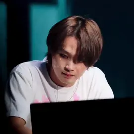 Hari ini pun kamu udah bekerja sangat keras lee haechan terimakasih ya, aku bangga sama kamu, tadi pas nonton liat kamu senyesek itu nangisnya akupun jdi ikutan nyesek, jadinya pengen peluk kamu dan bilang 