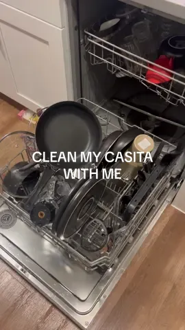 Replying to @Gpe Escudero PARTE 2️⃣!!! este commentarrrio 💀🤣😂 quien mas me puede hacer reir?? Sacando todo del lava trastes: primero a que hacer rinse todos los trastes que no quede comida y luego los metes a la dishwasher 🥹🥲🙃 porq unos salieron con comida!!!! pero ni moño dijo la pelona  que hueva 🥚 lavarlos aguardamos todo lo que mi mamá me trajo de MX y también limpiamos el sofaaaa 🛋️ (Si buscan links de decoration todo esta en mi Instagram Highlights donde dice “casita links” y mi señorita playlist esta en mi link in bio agae click al 🎵) #videosdelimpieza✅ #limpiandotodalacasa #limpiaconmigo🏡 #limpiandomicasaconmusica 
