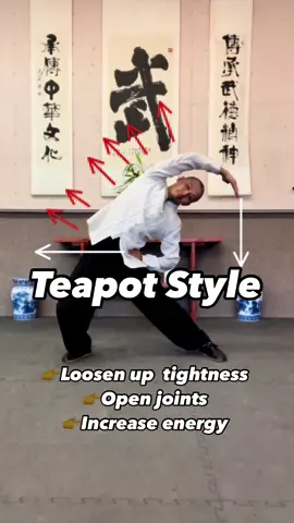 This is the fun teapot style warm up ☯️ Online learning 👉daouniverse.com #jianfengchentaichi #daouniverse #oregontaichiwushu #taichi #taiji #warmup #stretching #stretchingexercises #loosenup #relax #healthylifestyle #health #mobilitytraining #mobility #longevity #qigong #taichionline #taichibeginner #tao #dao #flow #mindfulness #☯️ 