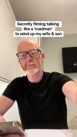My roadman chat didn’t go down to well with the wife! #secretfilming #wifereacts #windup #wife #hubby #sofunny #roadman #talkinglikearoadman #windupthewife #roadmancomedy 
