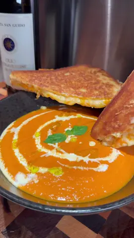 Roasted Tomato Soup & Grilled Cheese 😍🍅 #soup #tomatosoup #grilledcheese #asmrfood #goodsoup #datenight #comfortfood #FoodTok #cooktok #recipesoftiktok #DinnerIdeas #homecooking #soupseason #winter #healthyrecipes 